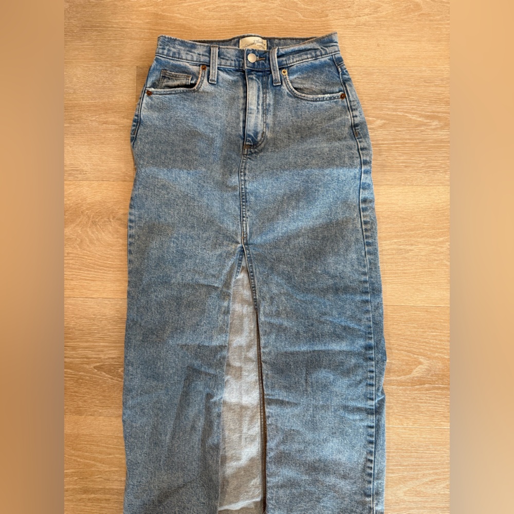 Denim skirt